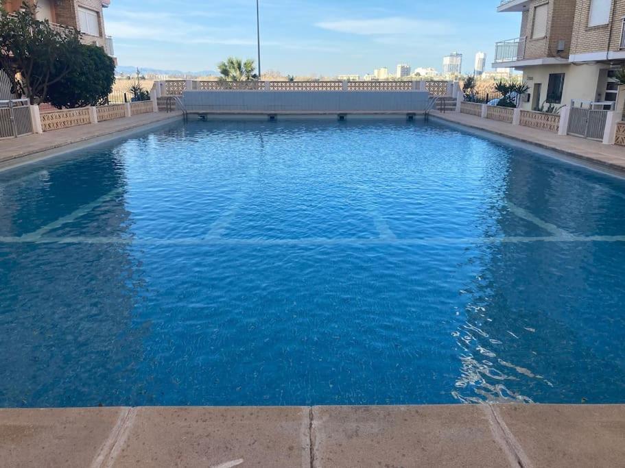 Coqueto Apartamento De Playa Con Piscina Y Terraza 瓦伦西亚 外观 照片